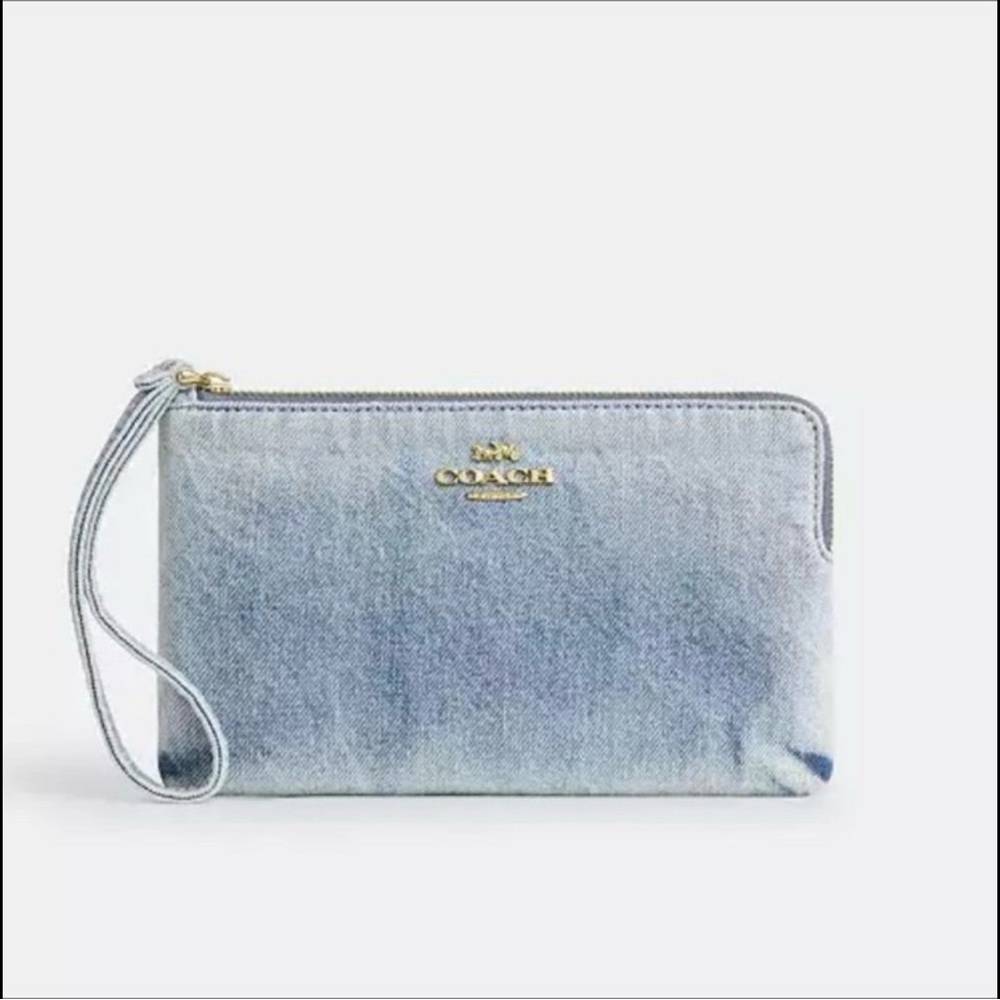 Coach Large Corner Zip Wristlet in Denim🌸